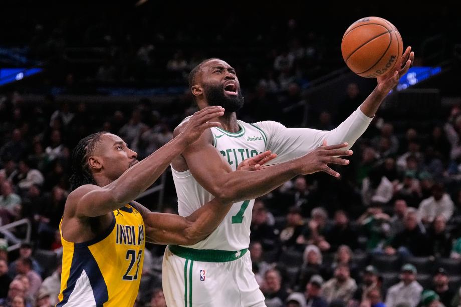 乐鱼网站-布朗30+10西亚卡姆32+10 凯尔特人轻取步行者