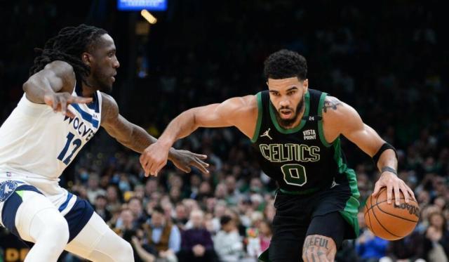 乐鱼网站-摆脱膝盖酸痛!塔图姆开启疯狂三月:场均33+6够狠