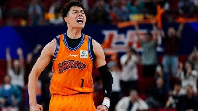 乐鱼网站-上海男篮主场20连胜创纪录 险胜福建取常规赛18连胜